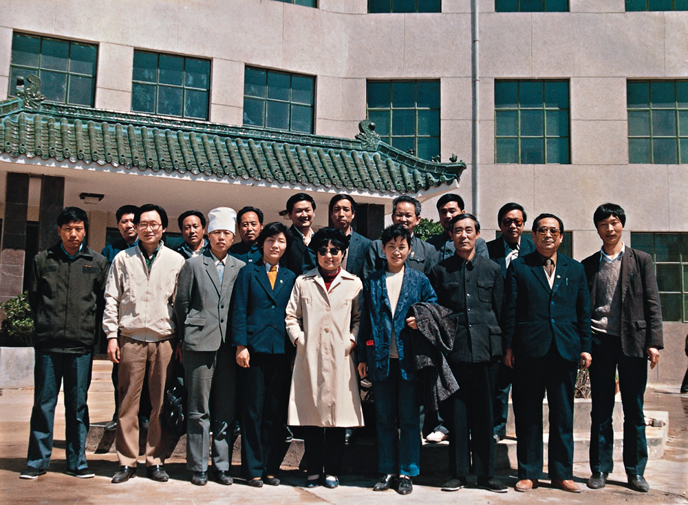 1993年国家中医药管理局关于举办中医治疗慢性化脓性骨髓炎技术成果推广学习班合影.jpg